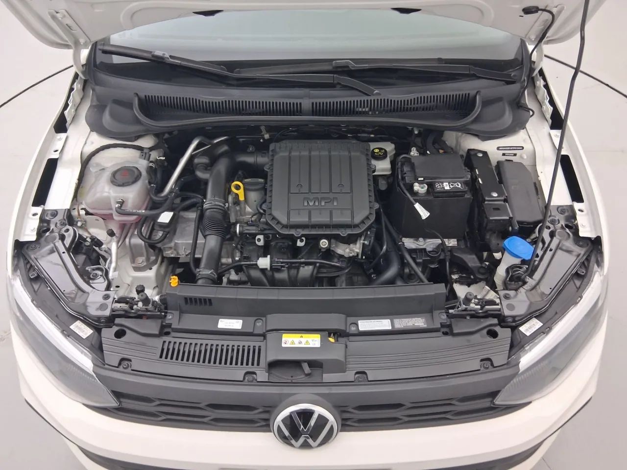 Volkswagen Polo Track 1.0 Flex 12V 5p, foto 10 de 18