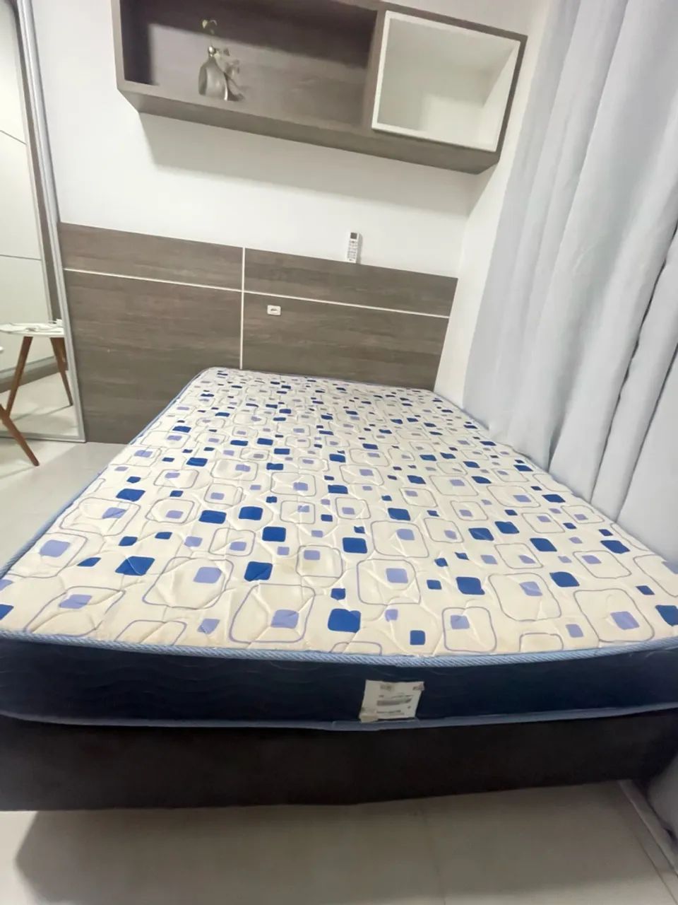 Cama Solteirão/Viúva com Colchão e Base - Ótimo Estado - Foto 3