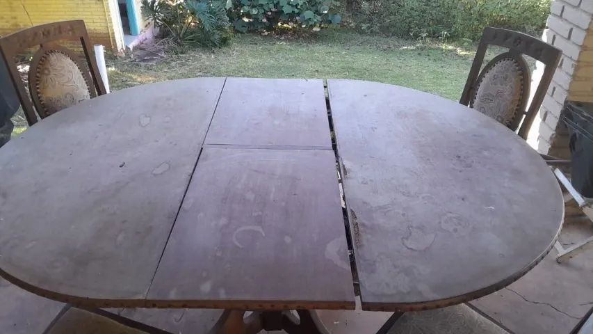 mesa antiga com 4 cadeiras ( para restauro) - Foto 2