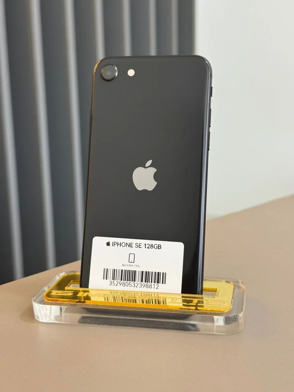 iPhone SE 128 gigas com caixa