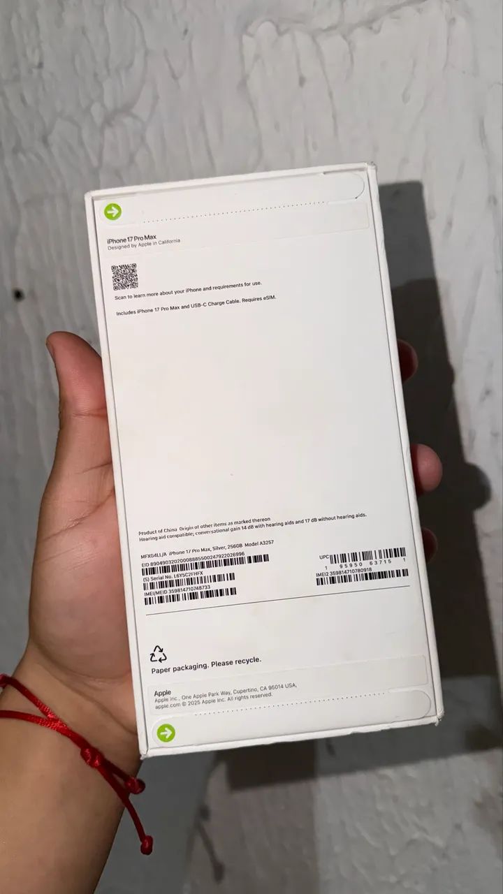BAIXOU!! iPhone 17 pro Max 256 - SILVER  - Foto 2