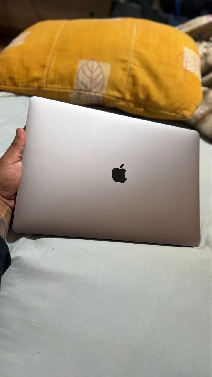 TROCA/VENDO MacBook Pro 2019 | 16 Polegadas | Intel Core i7 | 16GB RAM | SSD 512GB