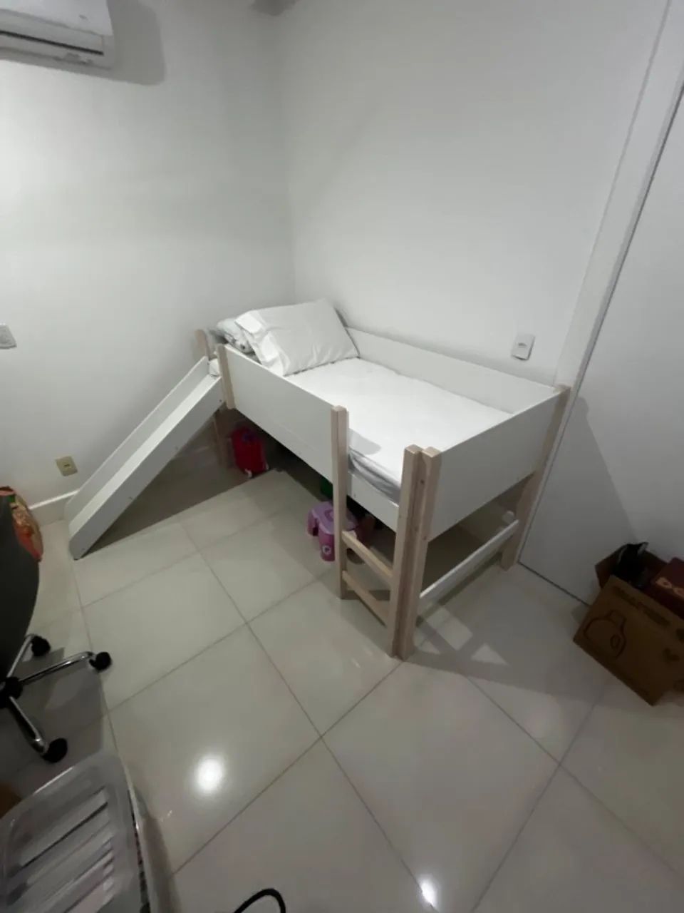 CAMA INFANTIL Tok&Stok Pin Play com escorregador e escada - ESTADO DE NOVA