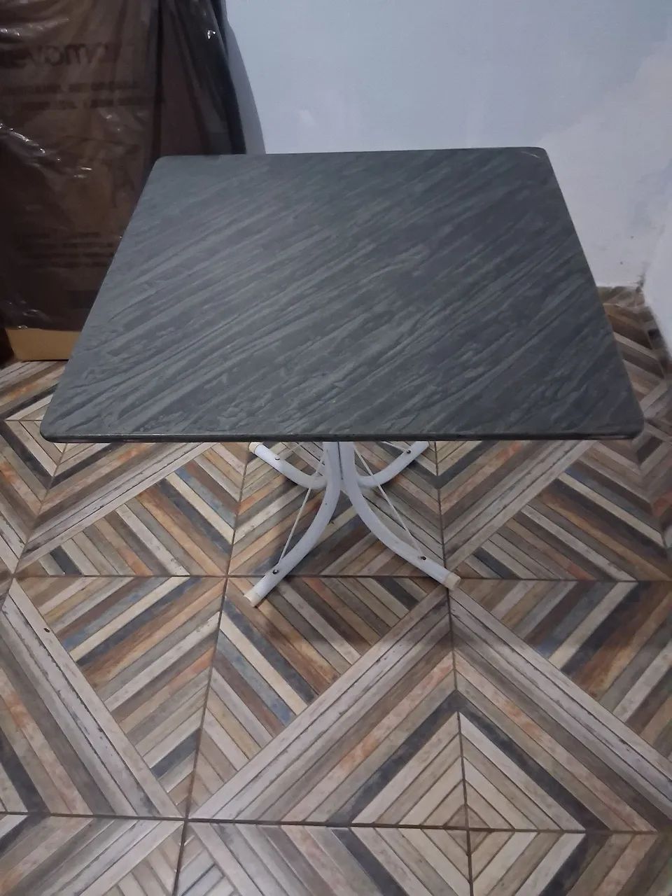 Granite-Top Table498181841774848001