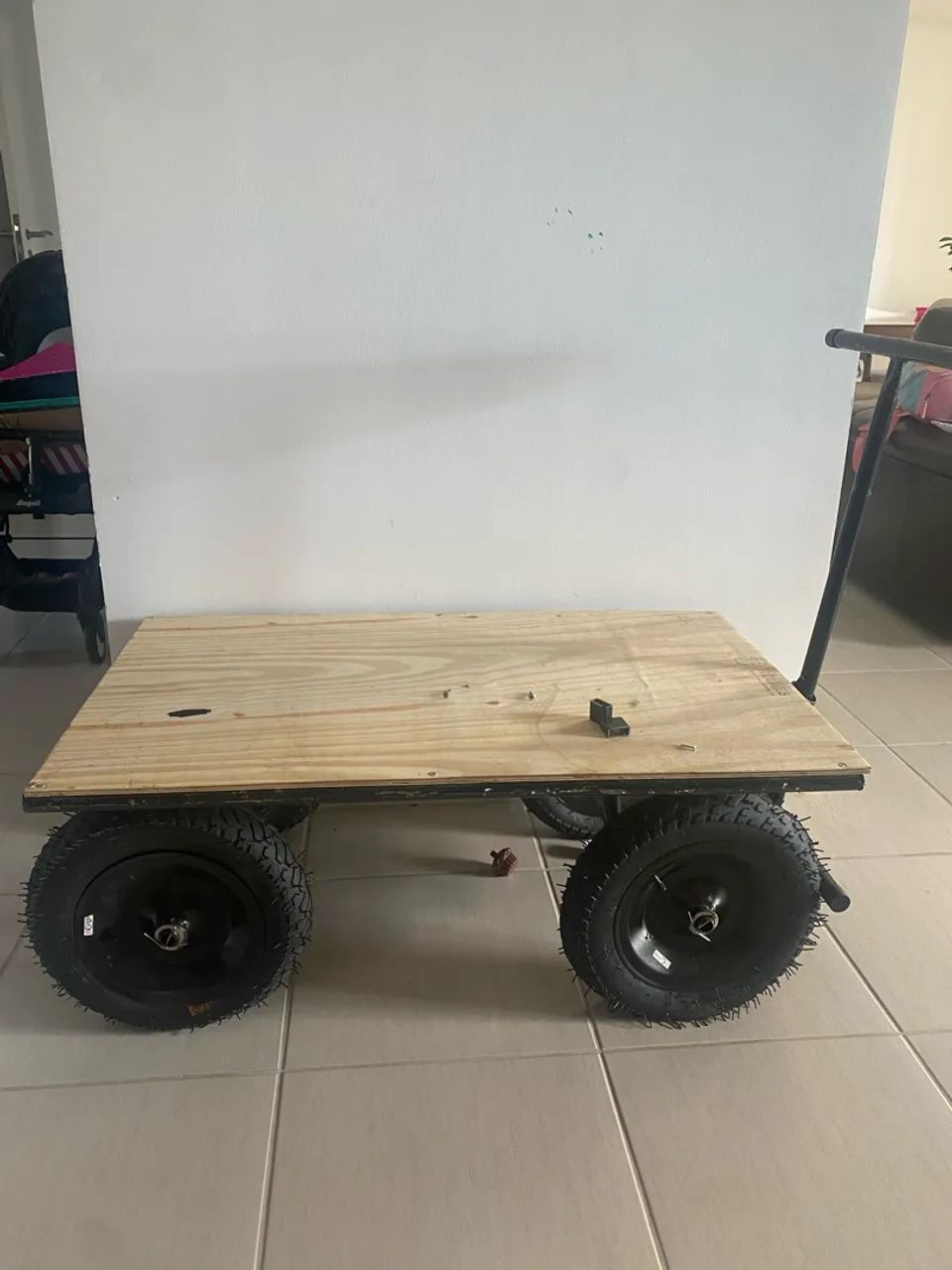 Carrinho transporte serviços nunca usado!