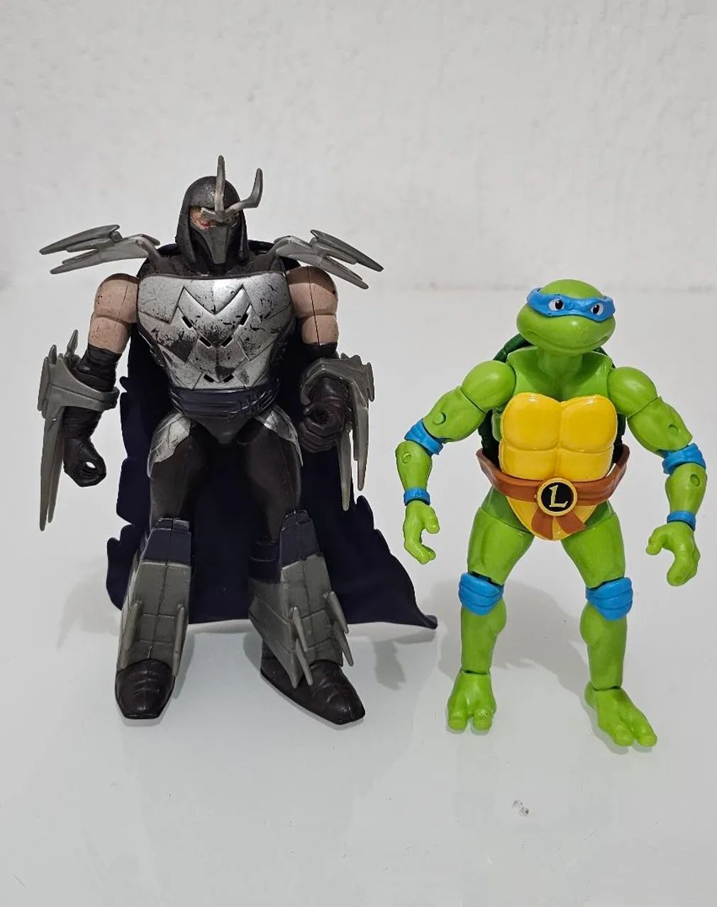 Bonecos Colecionáveis Shredder e Leonardo - TMNT