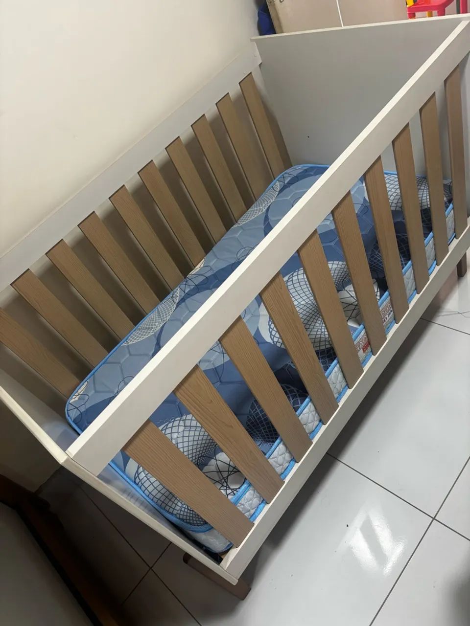 Berço de mdf com colchão  - Foto 2