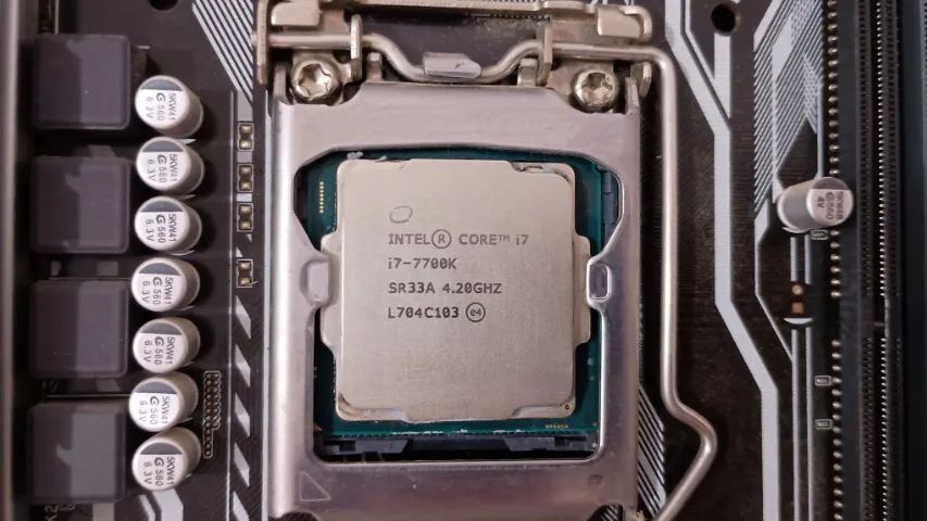 Placa-mãe ASUS PRIME Z270M-PLUS/BR + Processador Intel i7-7700K