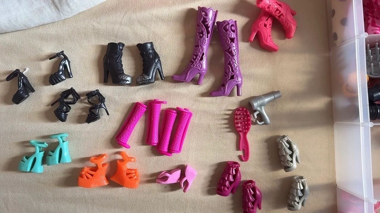 Barbie e acessórios 