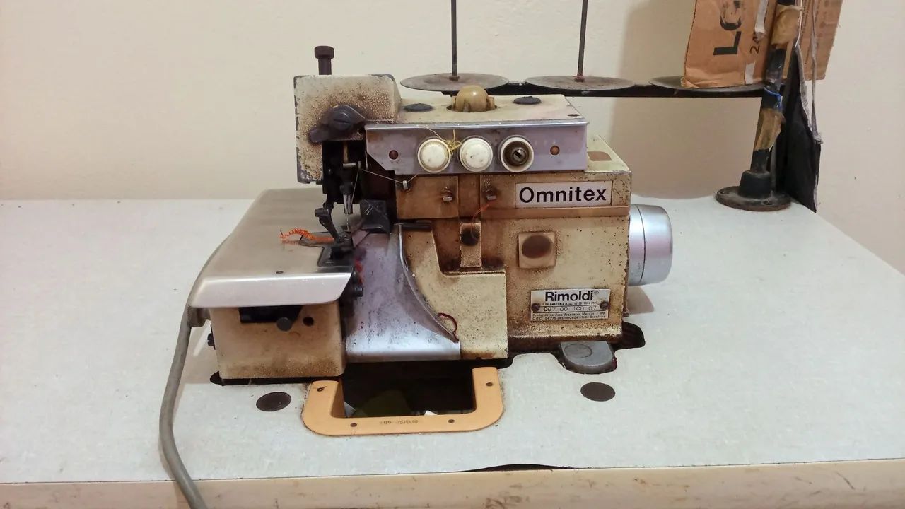 Máquina de Costura Overclock  - Foto 2