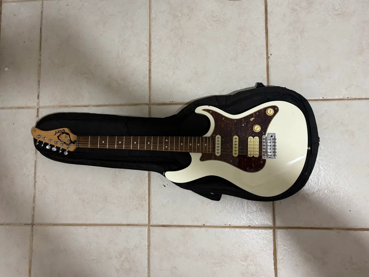 Guitarra Cort G115SE