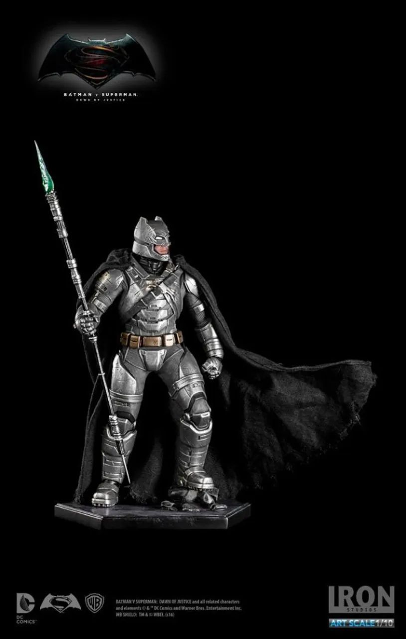 Battle Damaged Armored Batman Batman V Superman Iron Studios 1/10