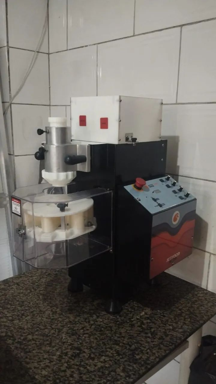 Maquina de Fazer Salgados Excelente Estado 10.000 Salgados Hora 