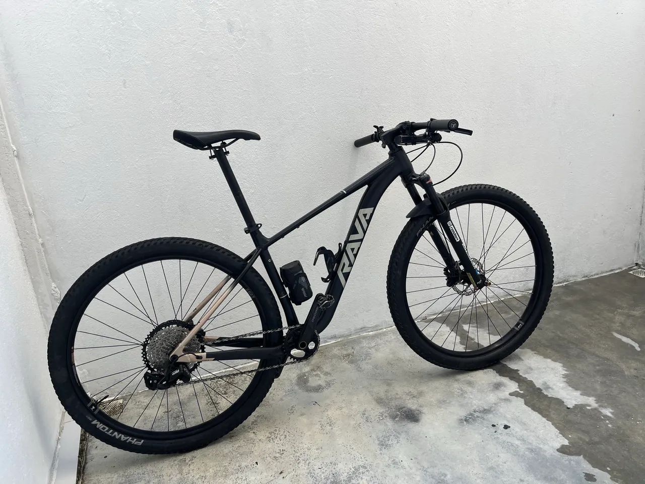 Bicicleta rava cave boost 