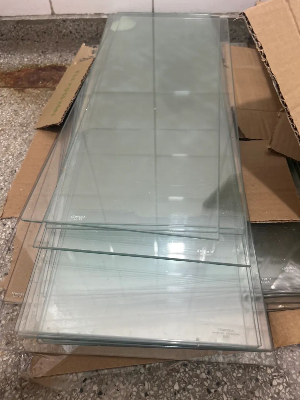 Prateleiras de vidros 