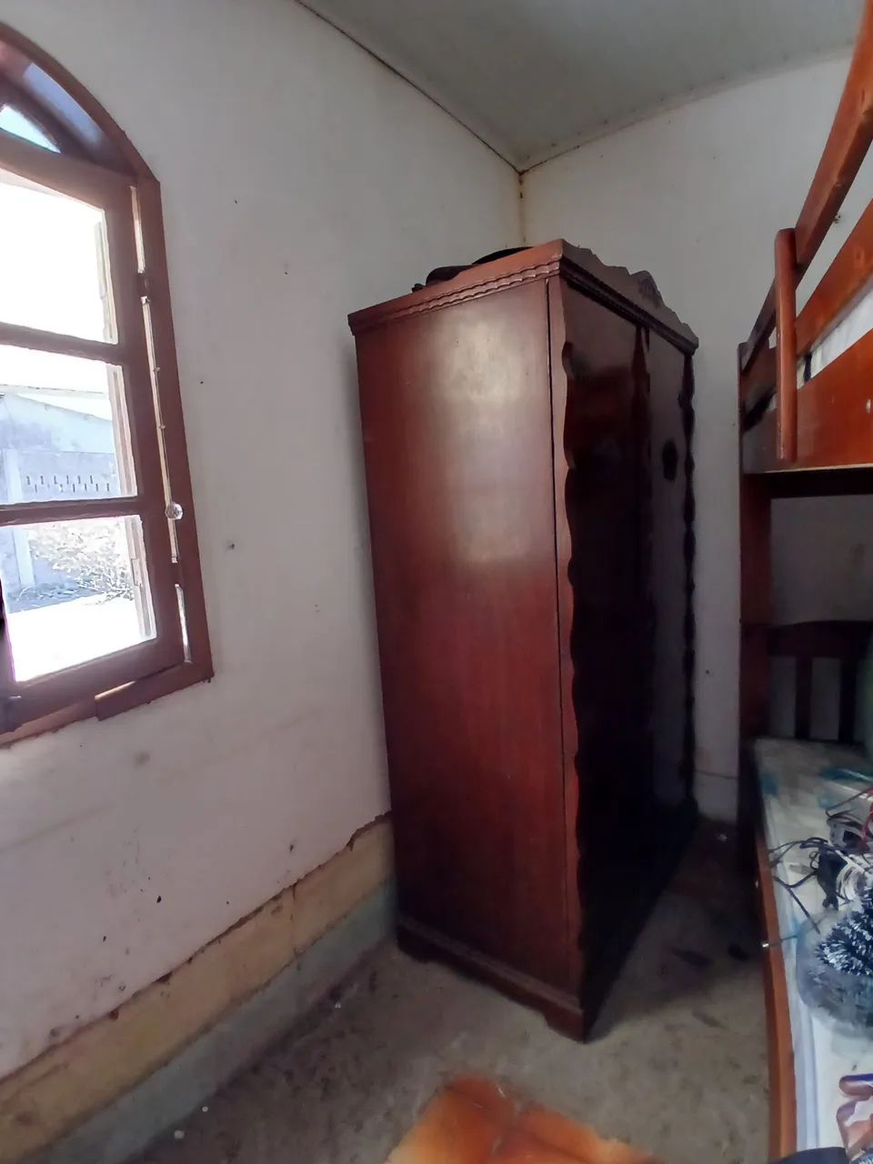 Guarda roupa antigo duas portas - Foto 2