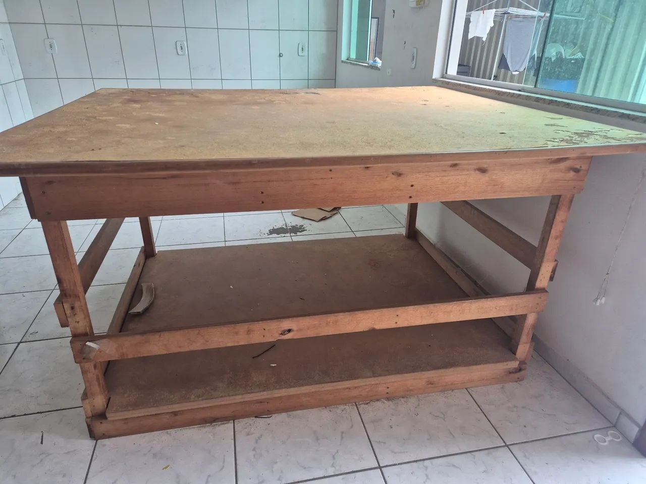 Mesa grande para corte, desenho etc.. - Foto 3