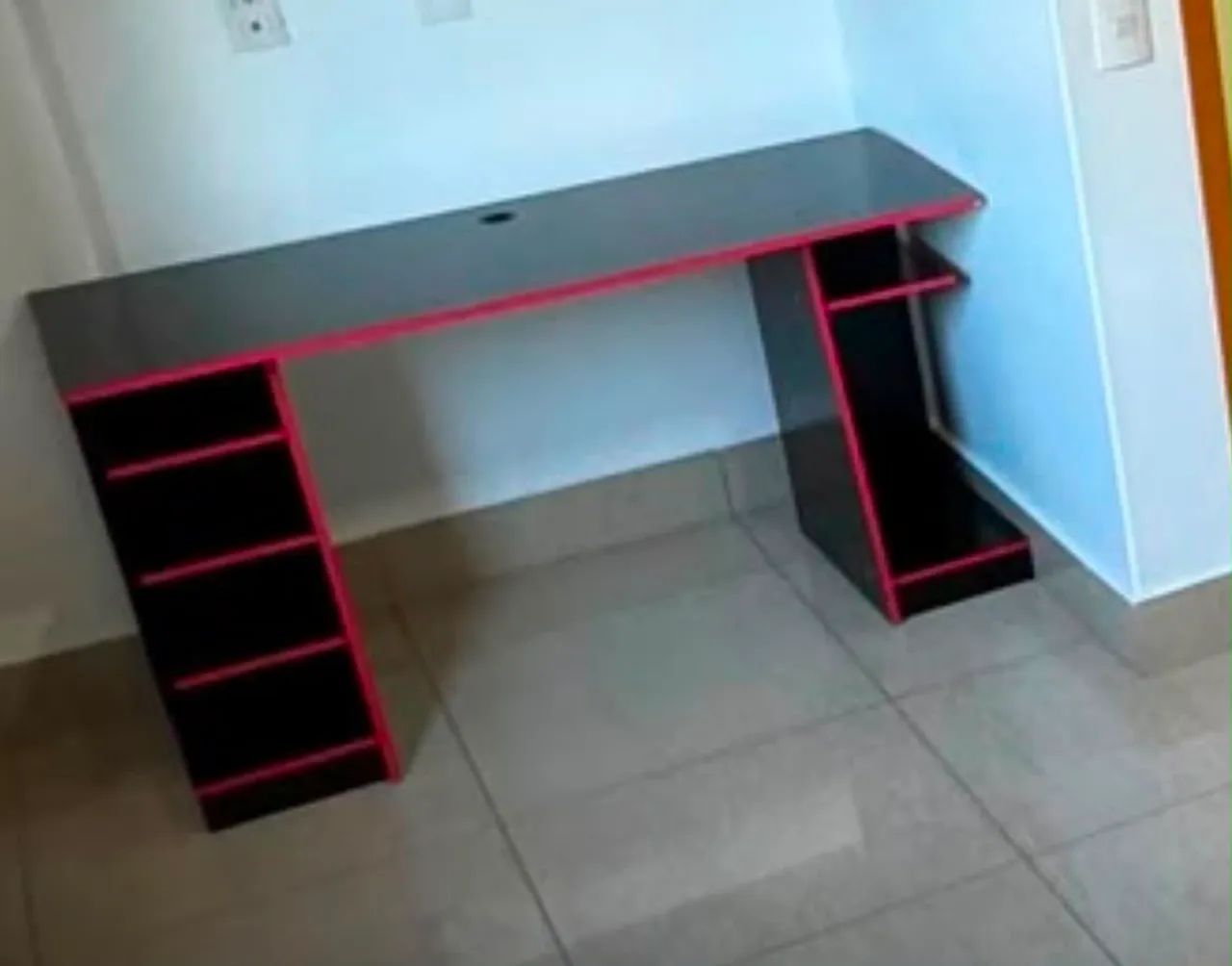 Escrivaninha para estudos e trabalho