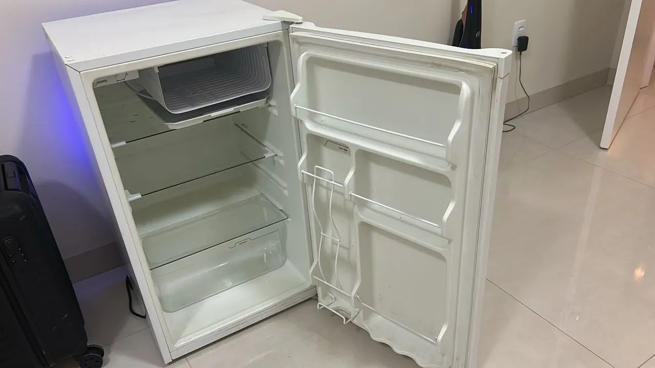 Frigobar Midea 124 Litros 127V - Impecável / Funcionando 100% - Foto 2