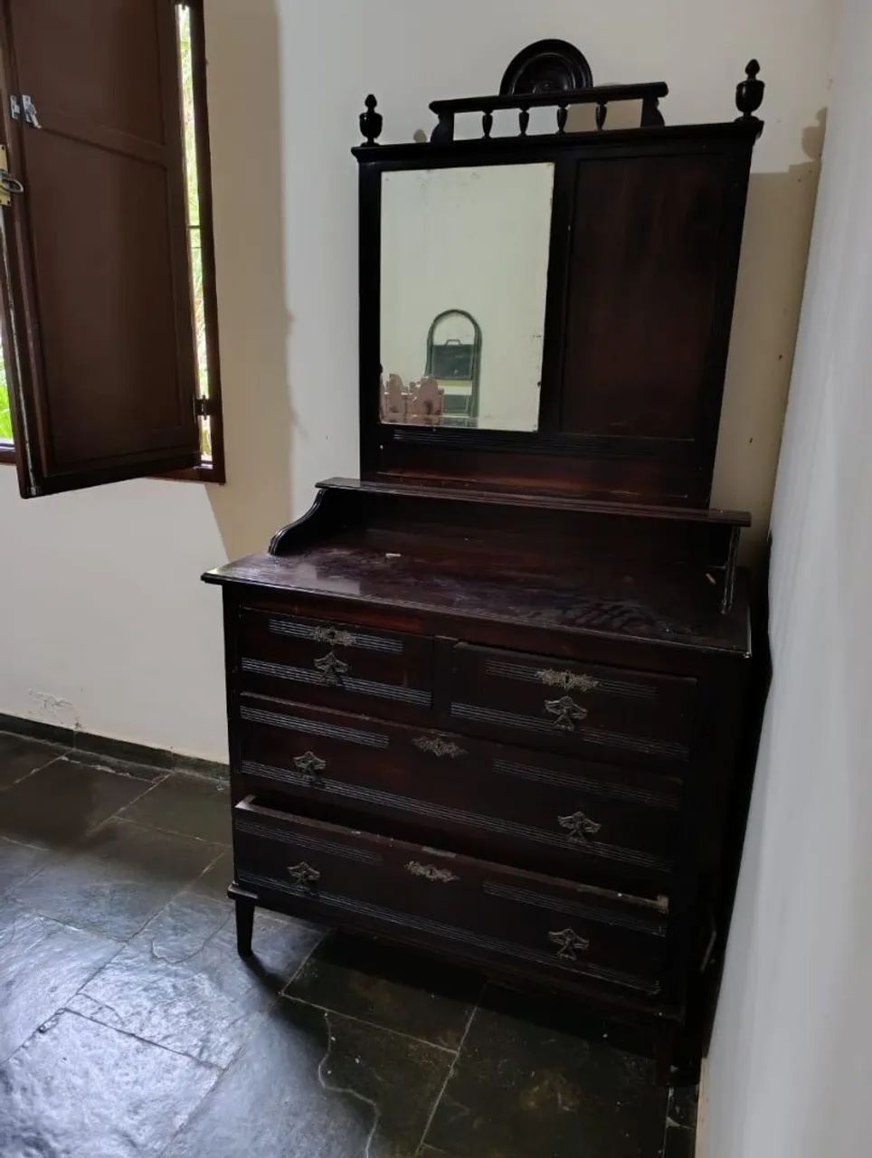 Cômoda Retrô