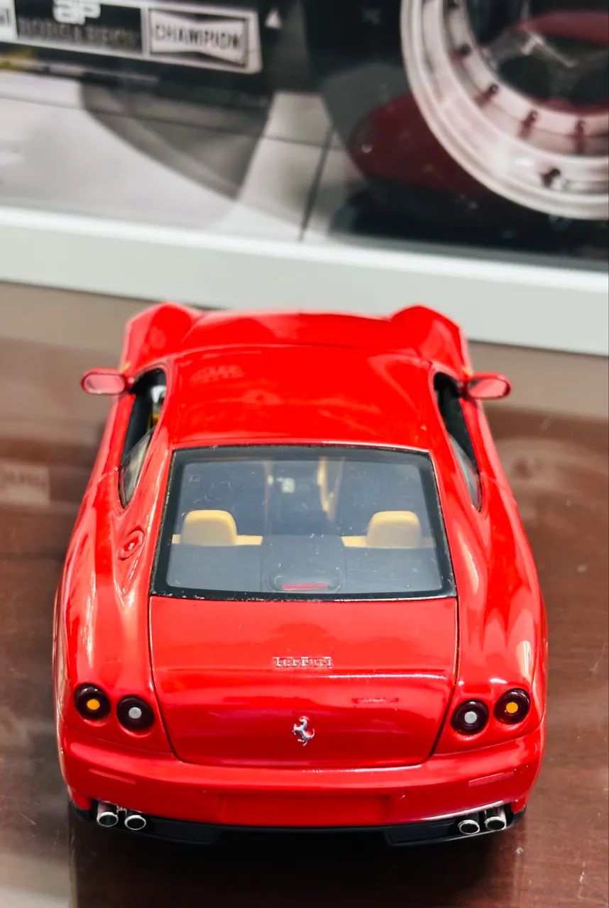 Miniatura Ferrari 612 Scaglietti Hotwheels 1:18 - Hobbies e