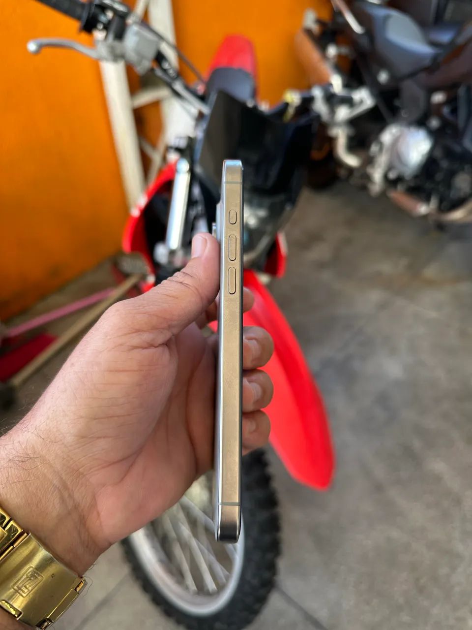 iPhone 15 pro Max 256 - Foto 4
