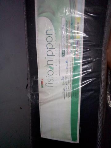 Vendo um colchão de solteiro ortopédico a