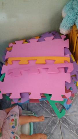 Tatame emborrachado medindo 50 x 50