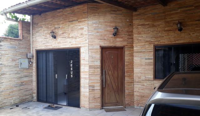 Casa com Piscina e 3/4, Com excelente acabamento