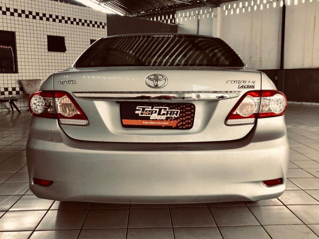 Corola altis 2012 Blindado nível 3 muito novo ac troca - Foto 6