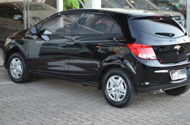 Gm - Chevrolet Onix 1.0 lt flex manual *único dono * 58.000 km - Foto 6
