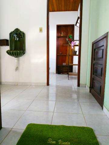 Aconchegante apartamento de dois quartos, amplo e muito bem localizado - Foto 4
