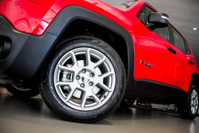 JEEP RENEGADE SPORT 1.8 FLEX AUT - Foto 9