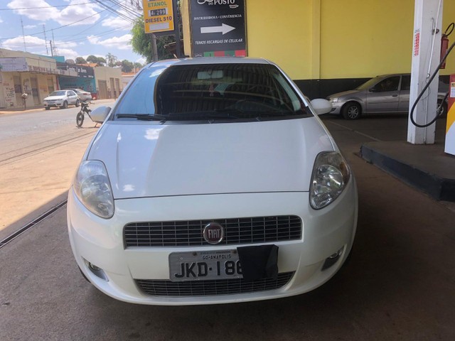 FIAT PUNTO ESSENCE 1.6 COMPLETO 12/12