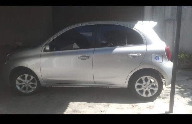 NISSAN MARCH COMPLETO