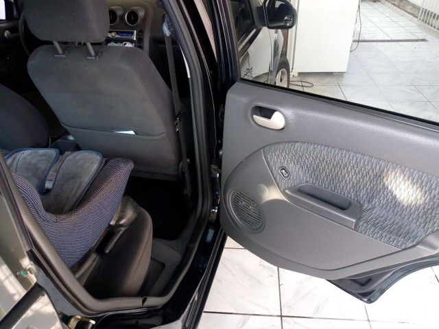 VENDO FIESTA SEDAN 1.6 8V FLEX COMPLETO