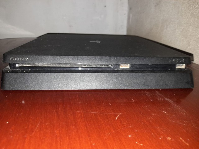 Playstation 4 Slim