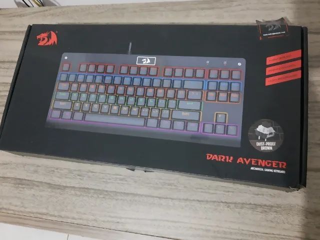 Teclado mecânico gamer Redragon Dark Avenger