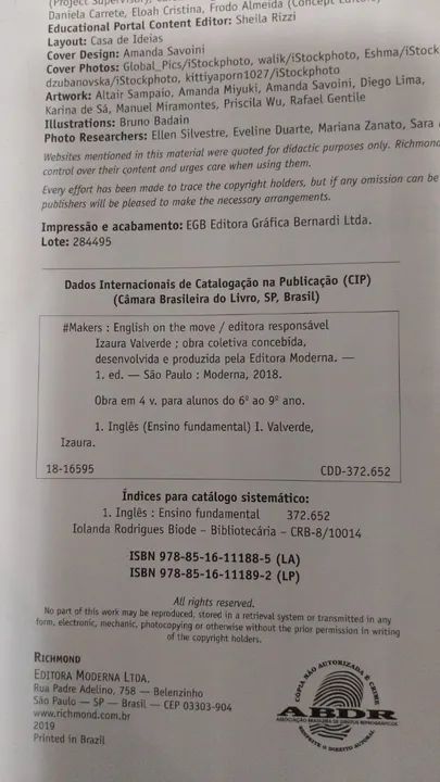 Livro de Inglês MAKERS 4  - Foto 2