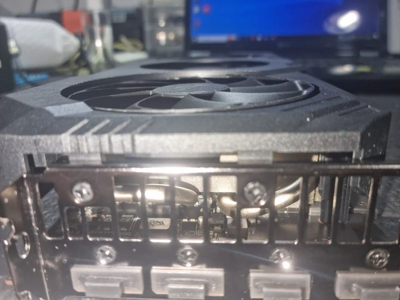 Placa de Vídeo rx5700 8gb tuf