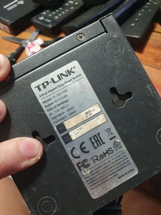 Switch TP-LINK  5 port Gigabit 10/100/1000 - usado - Foto 2