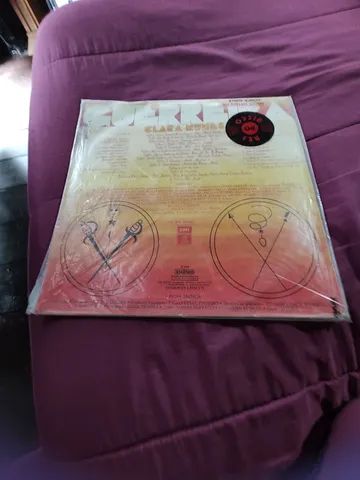 Vinil Clara Nunes  - Foto 4
