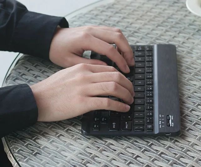 Mini Teclado Bluetooth Recarregável451967752466616320