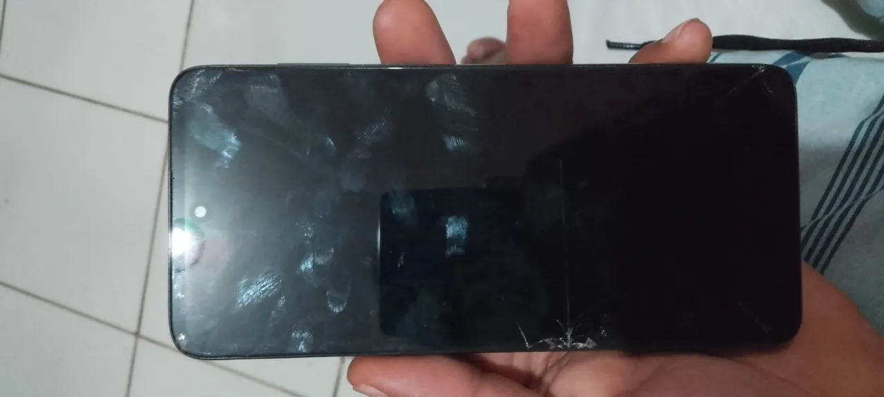 Pra trocar em bicicleta celular muito bom bateria boa só o fone que tá chiando um pouco