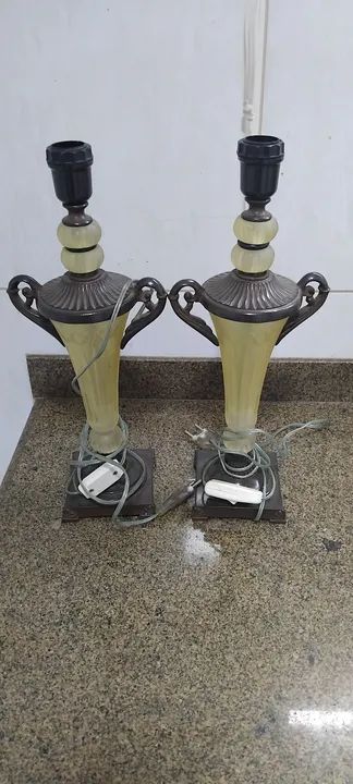 Lindo par de abajurs 