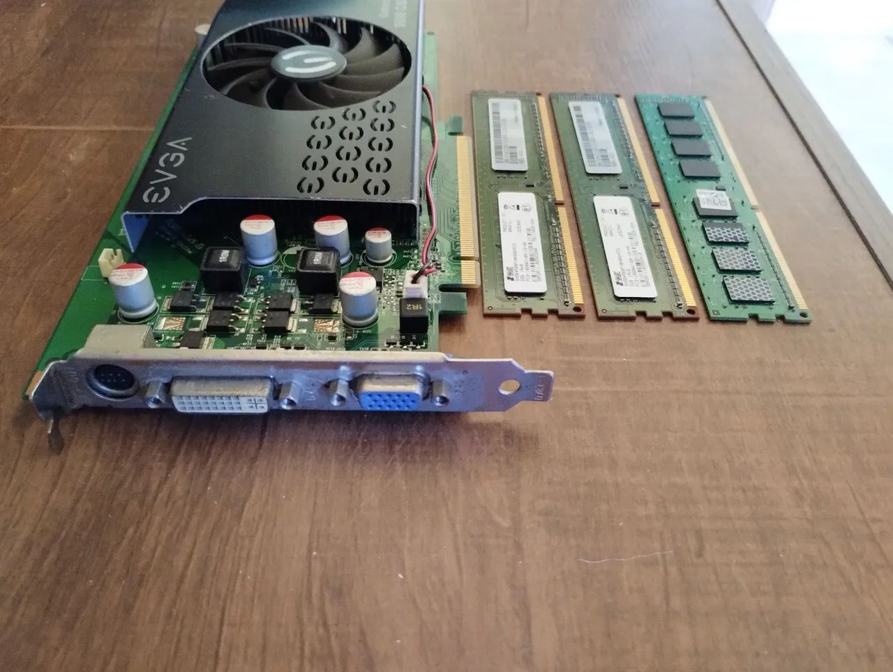 Placa de Vídeo EVGA GeForce 9600 GSO - Foto 3