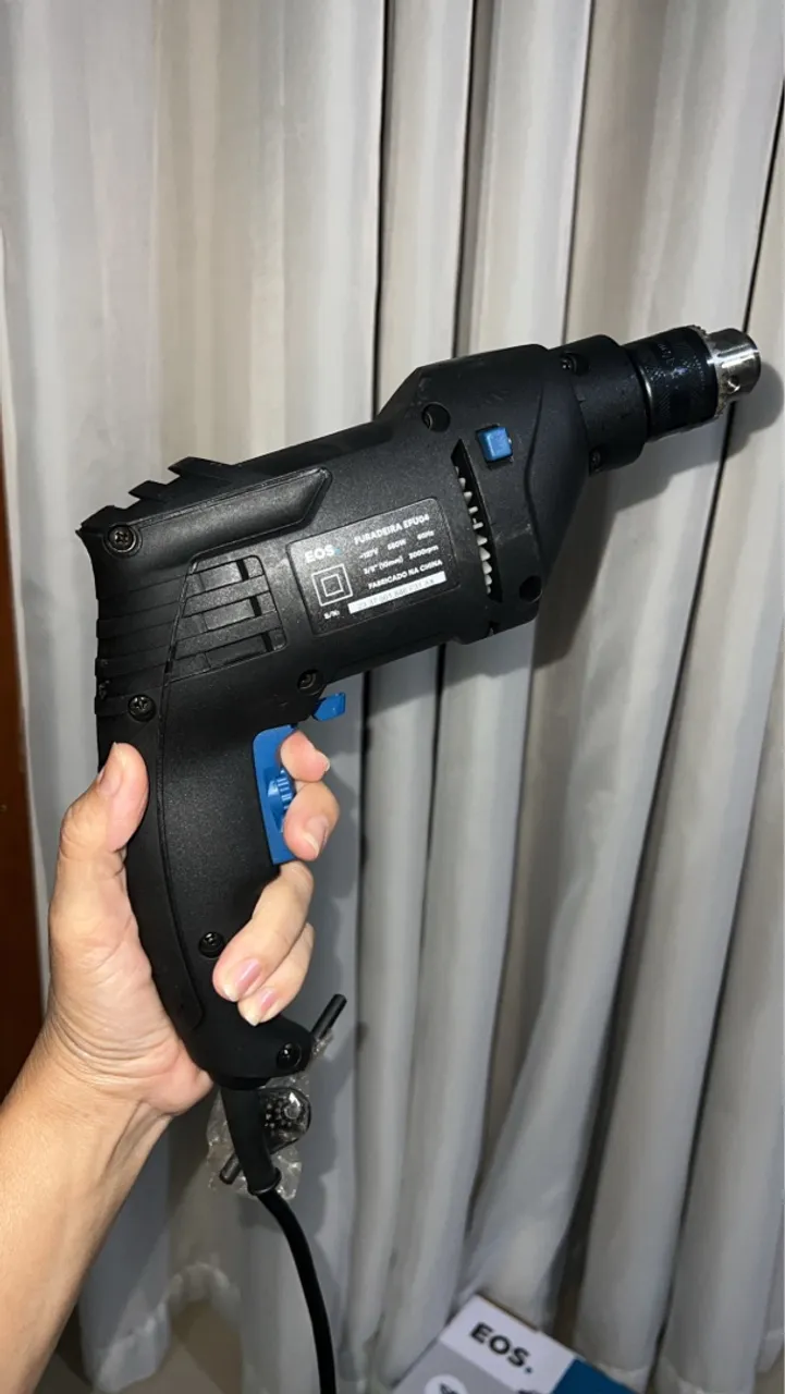 Furadeira de impacto eos 550w127 v