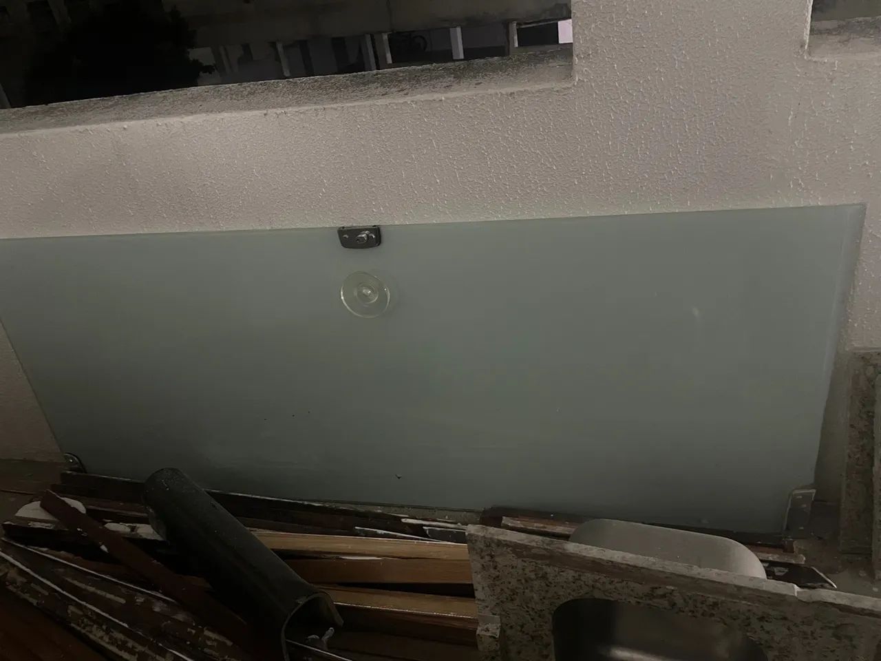 Porta de vidro com maçaneta 2,20 x 80.