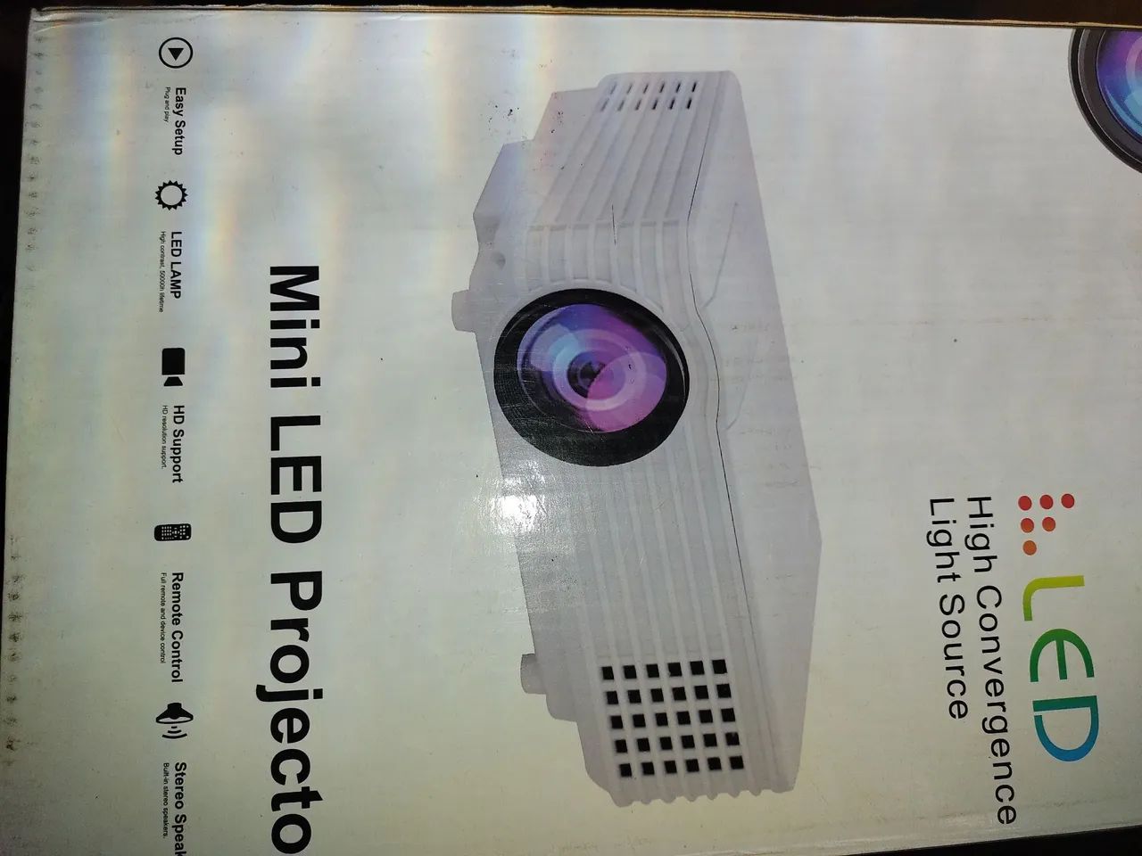 Mini Projetor LED - Qualidade de Imagem Superior