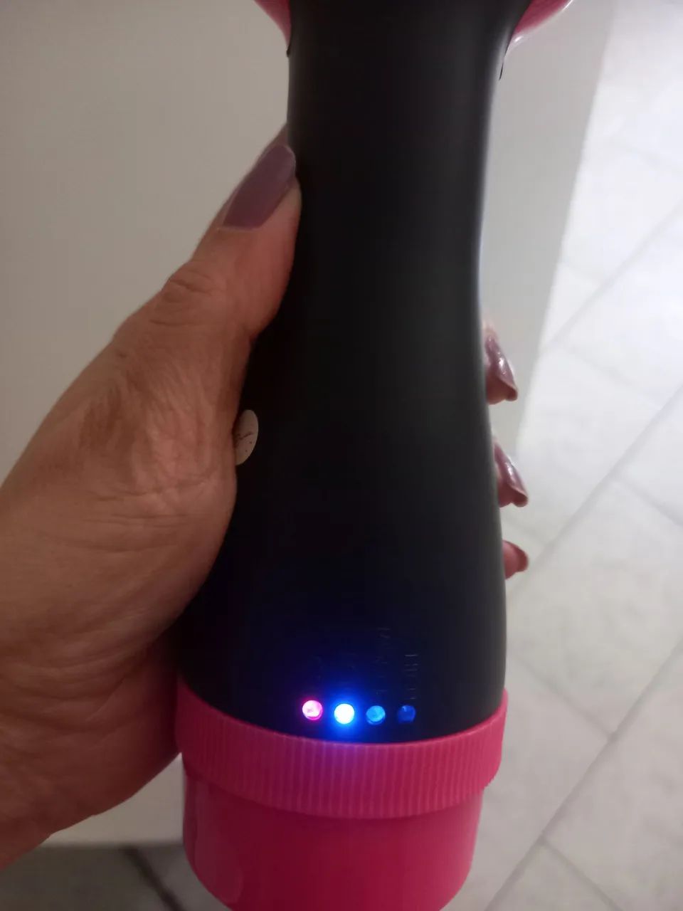 Escova elétrica secadora alisadora de cabelos - Foto 4